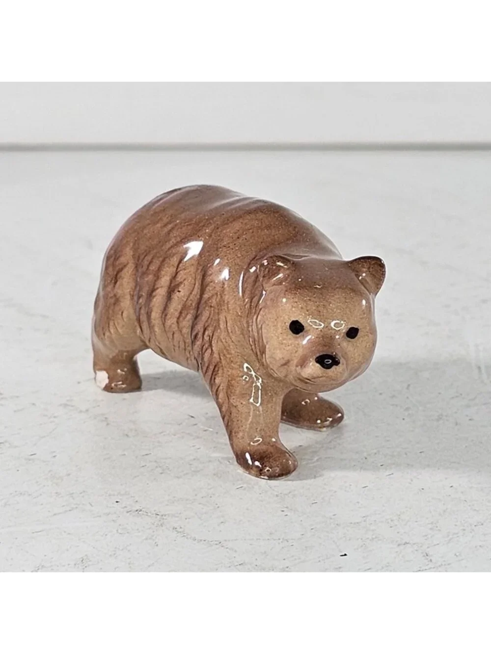 Hagen Renaker Grizzly Bear Mama Walking Miniature Figurine Ceramic *CHIP*